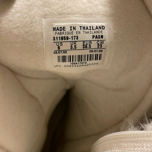 Nike Boots. Size 6. Good pre-owned condition. See photos. - Picture 5 of 7